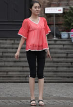 街拍粉色涼衫五分緊身