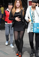 建華東路街拍的兩個(gè)黑