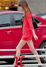 街拍的長(cháng)細腿苗條身材