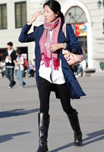 街拍的厚黑褲襪風(fēng)衣長(cháng)