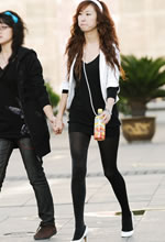 文化西街抓拍的包臀裙