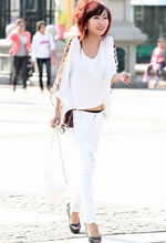 街拍豹紋透視露背白套