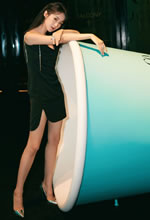 ԬһuɫĽz|(zh)ȹM@ŮȻ