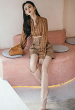 lyͬɫѝcL(chng)ѥɾG