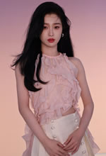 虞書(shū)欣精致妝容新意色