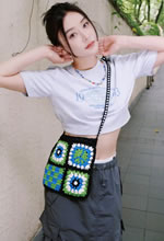 袁姍姍休閑裝扮出行照