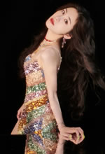 張碧晨星芒躍動(dòng)簇擁斑