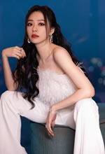 張靚穎云羽輕拂翩然輕