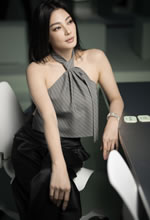 張雨綺BOSS秀場(chǎng)耀眼奪