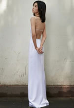 張子楓白長(cháng)裙如玉無(wú)暇