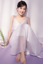 陳都靈花葉照芳影