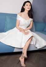 高圓圓白色露肩長(cháng)裙露