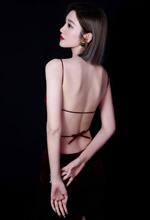 唐藝昕酒紅魅影暗夜生輝